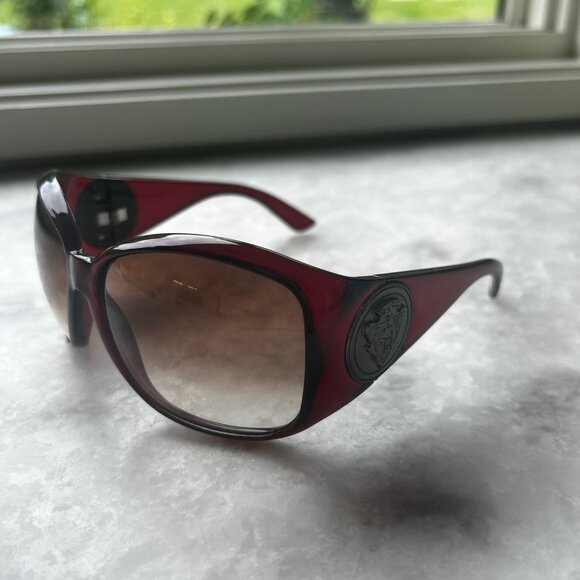 Gucci Sunglasses - Picture 1 of 5
